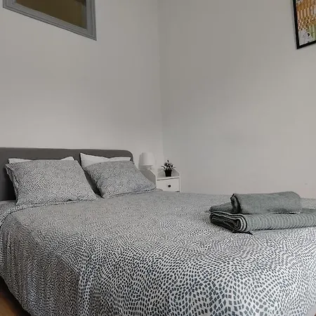 شقة Central Apartment